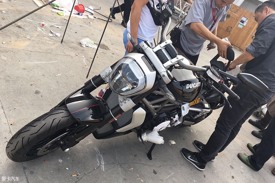 Ducati's great devil; Ducati X Diavel S