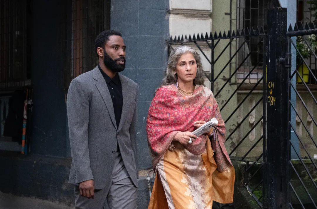 In the first half of the film, the man and the Indian female arms dealer Priya