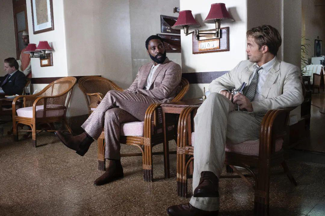 The man and Neil met for the first time at the Royal Yacht Club in Mumbai.