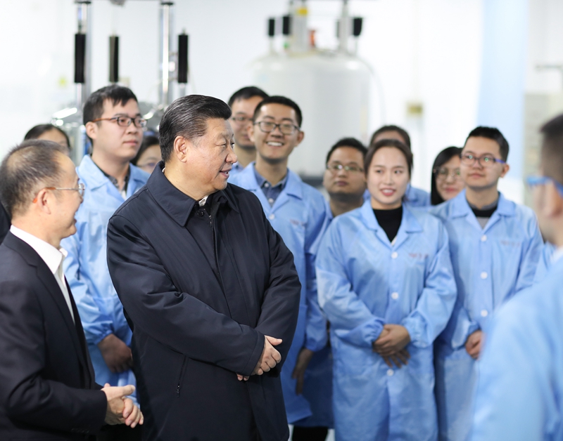 On January 17, 2019, the Supreme Leader had a cordial exchange with teachers and students at the State Key Laboratory of Elemental Organic Chemistry of Nankai University in Tianjin.